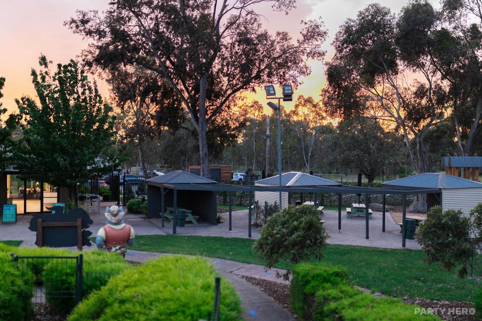 Swing & Serve Bundoora - mini golf in Melbourne