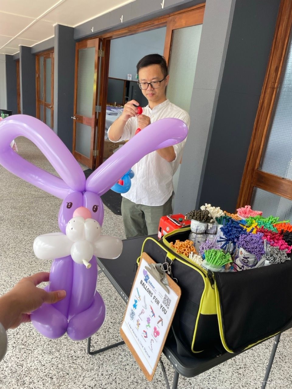 QiBear Balloon Twisting - party hire in Brisbane