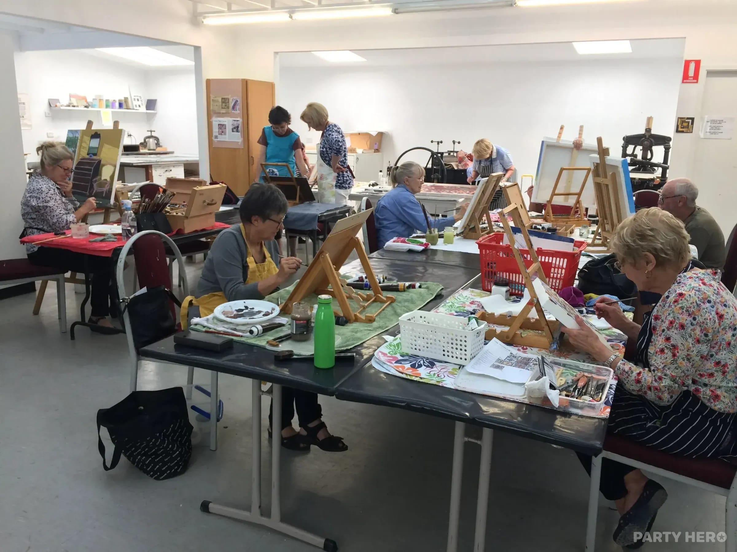 Tracey Miller Art - paint and sip in the Southern Highlands
