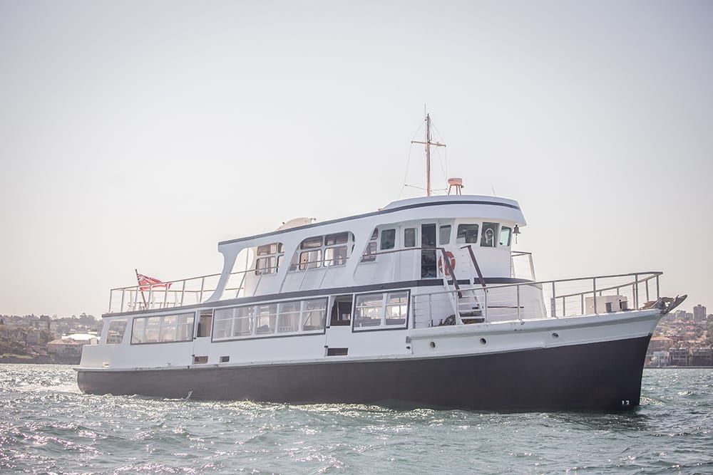 Luna - Sydney Harbour boat hire