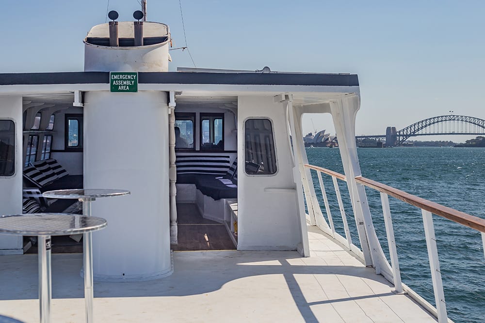 Luna - Sydney Harbour boat hire