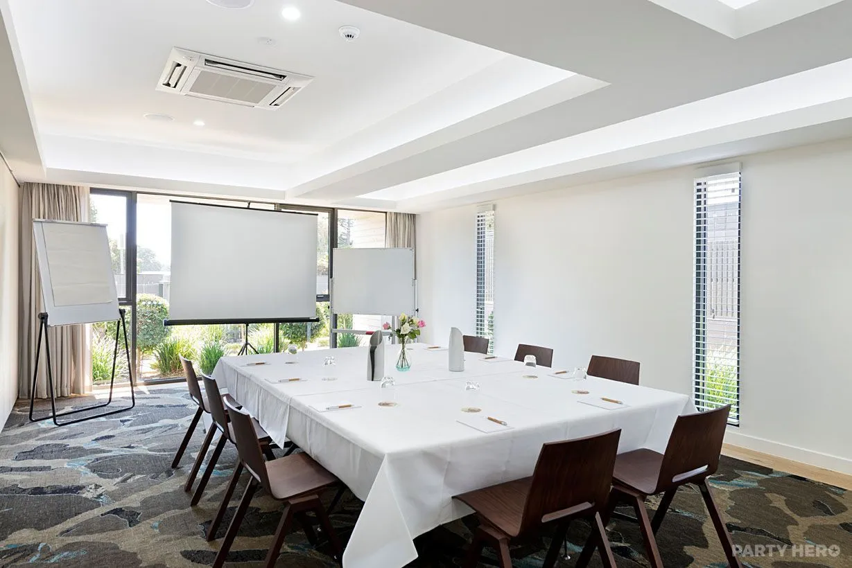 Peninsula Room @ Flinders Hotel