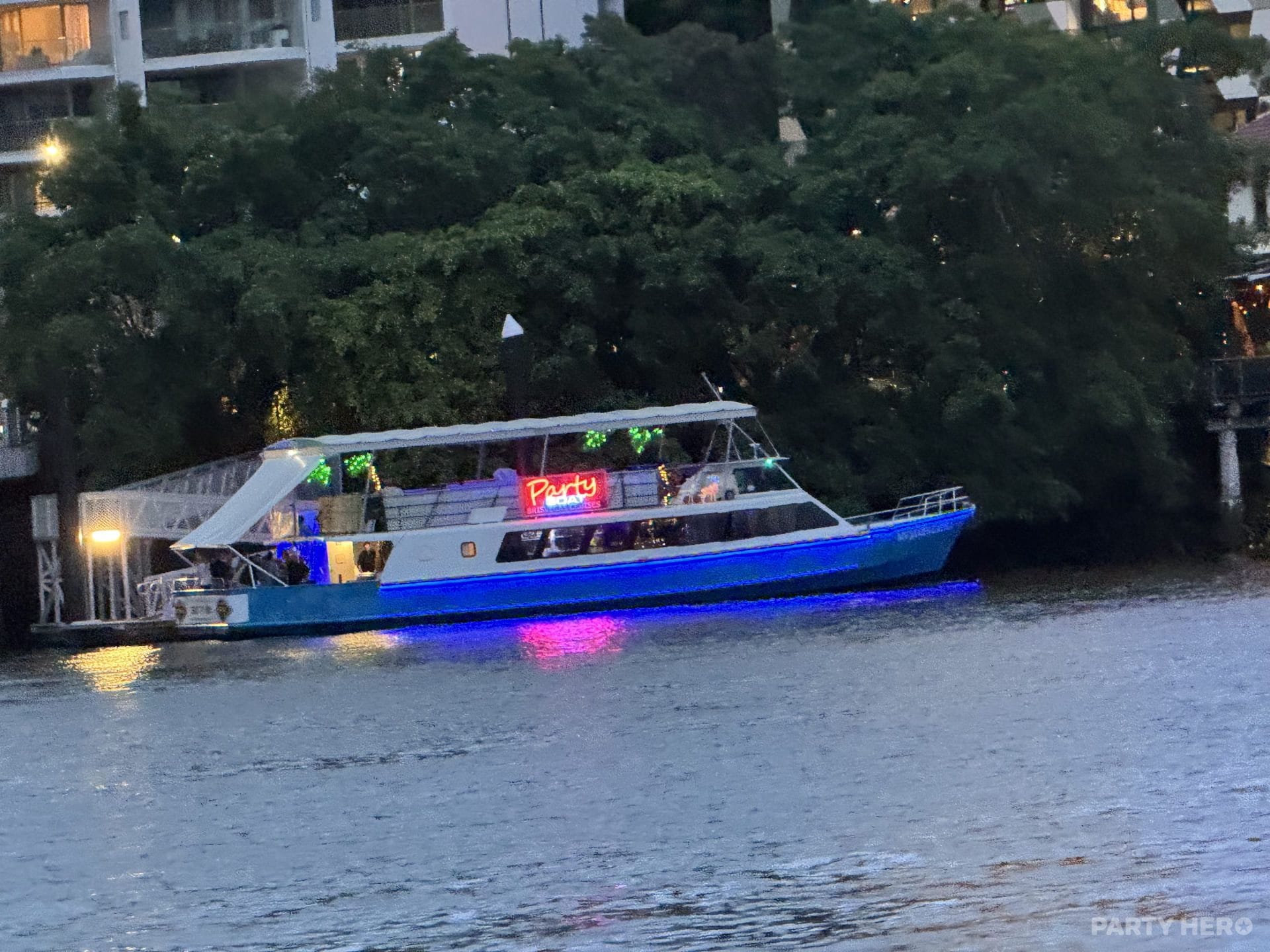 Brisvegas Cruises - private boat charter in Brisbane