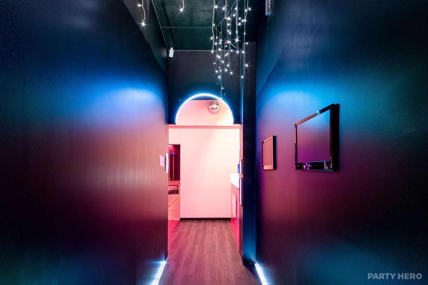 Bobbi's Pole Studio dance classes in Sydney - group bookings