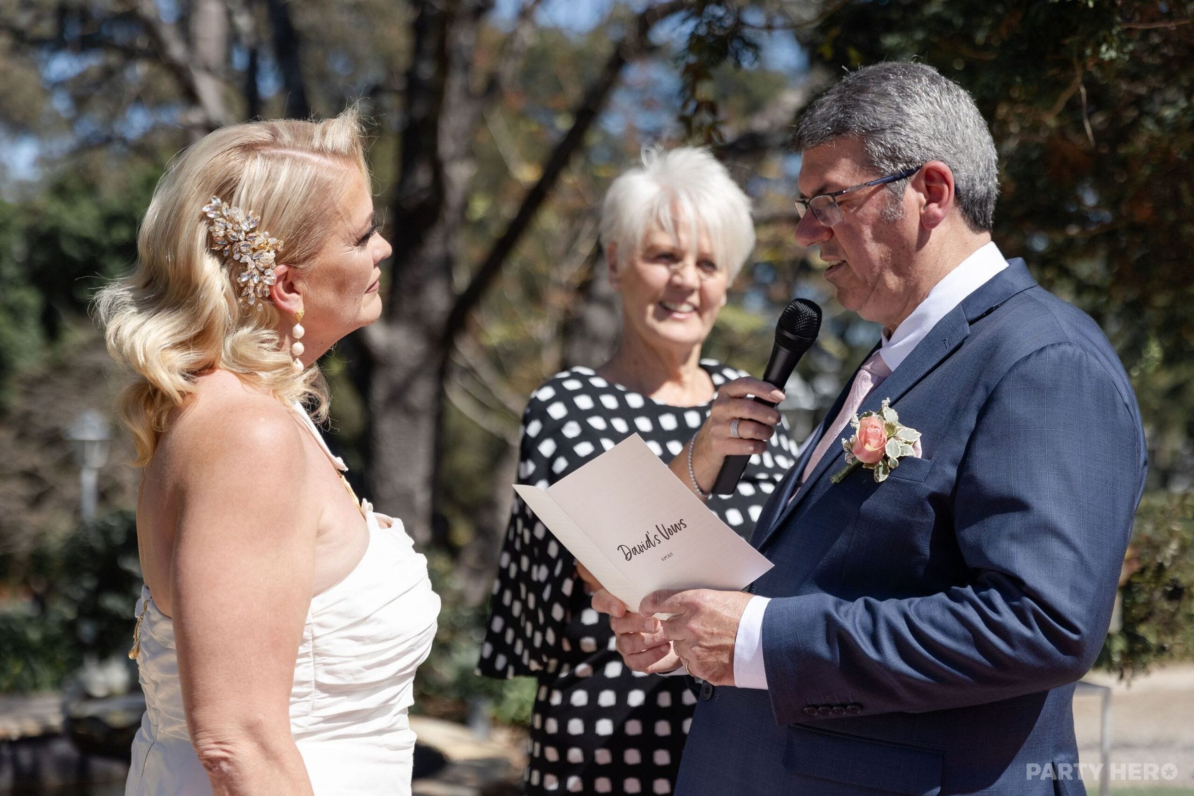 Trish Fallon Celebrant - wedding celebrant in Wollongong