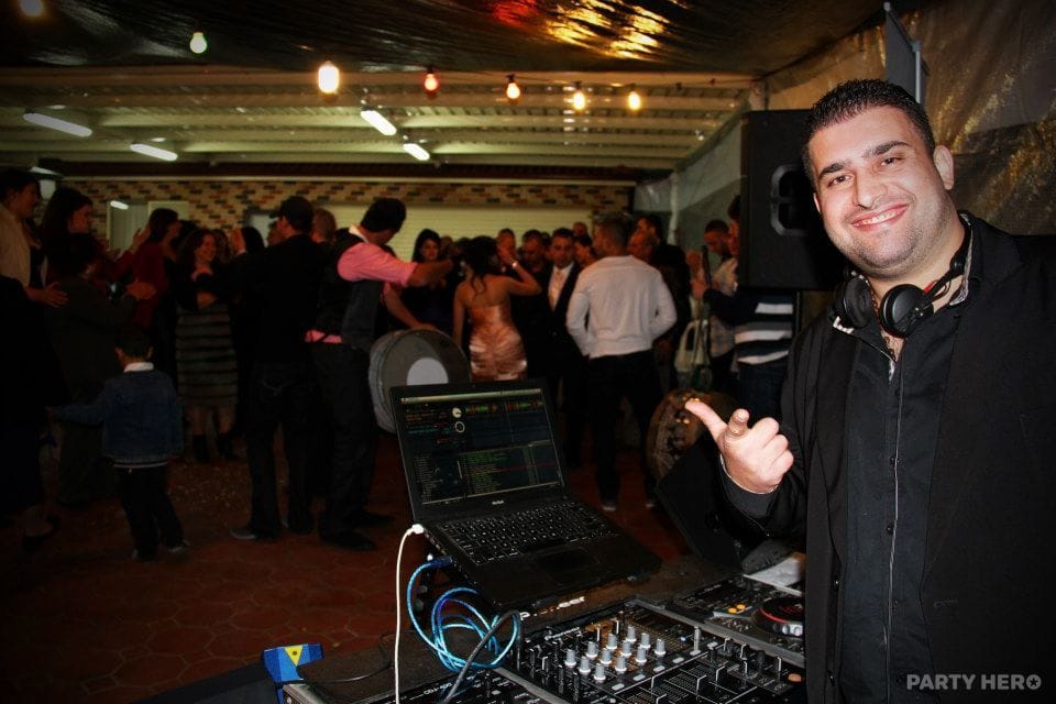 DJ C How Entertainment - dj hire in Sydney