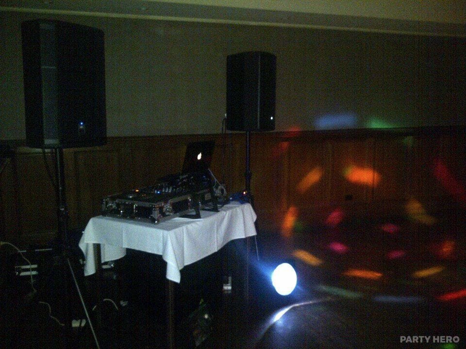 DJ C How Entertainment - dj hire in Sydney