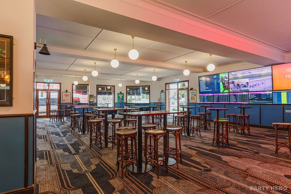 The Lakes Hotel Rosebery - party venue in Sydney