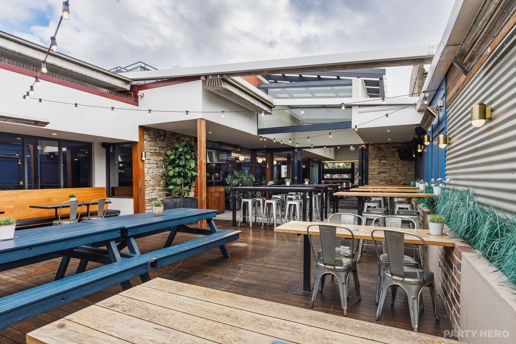 The Lakes Hotel Rosebery - party venue in Sydney