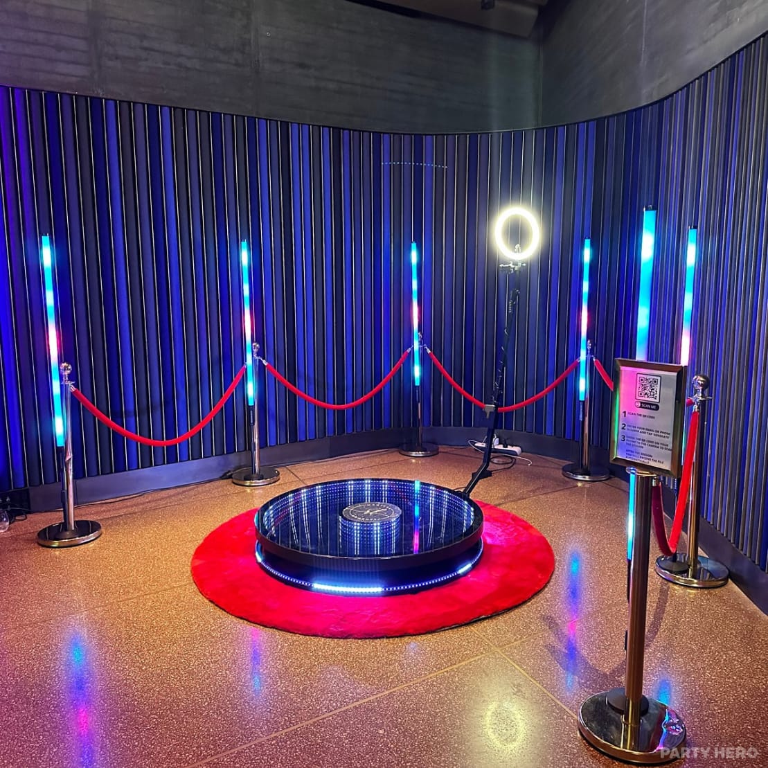 R&L Magical Moments - photobooths in Sydney