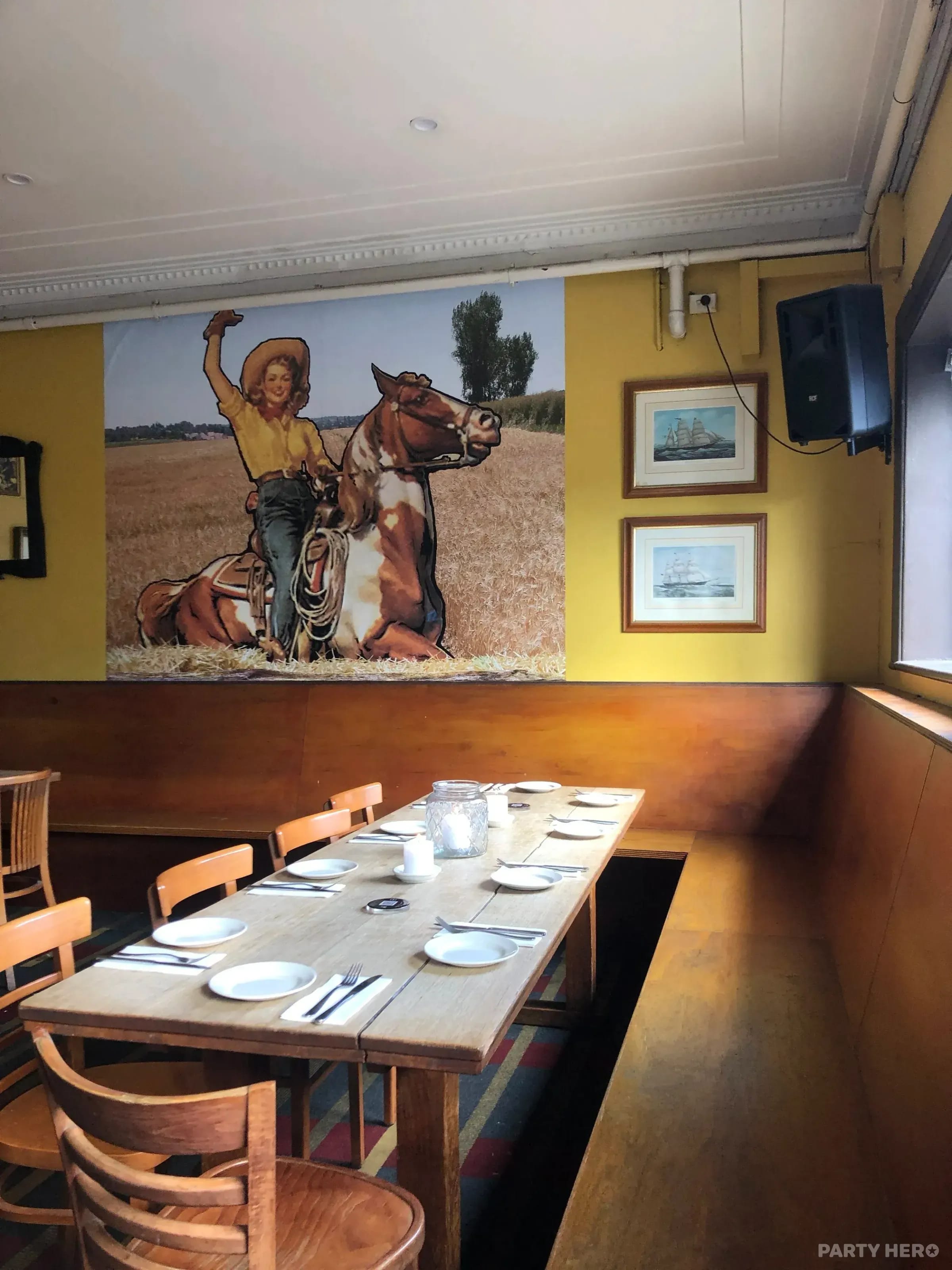 Edinburgh Castle Hotel - party venue in Melbourne