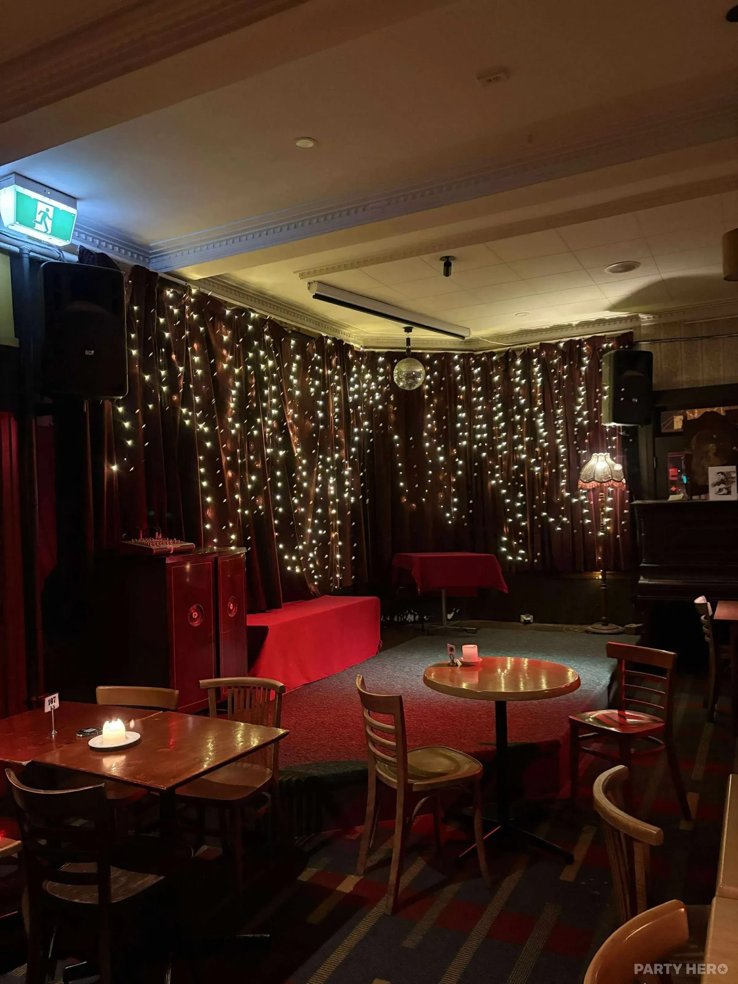 Edinburgh Castle Hotel - party venue in Melbourne