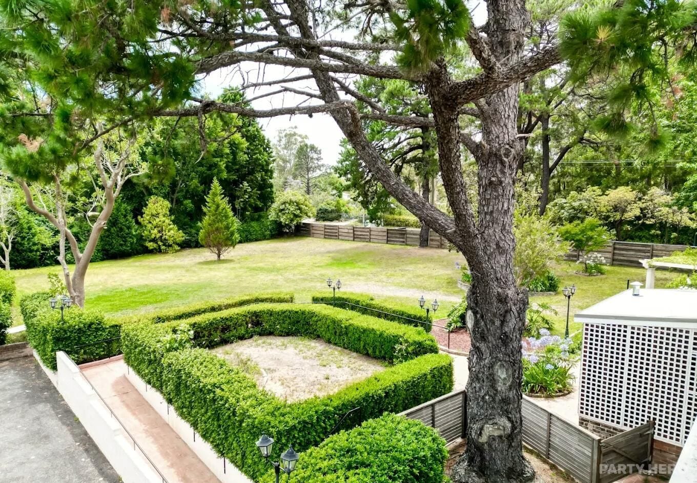 The Courtyard at The Heritage House - party venue hire