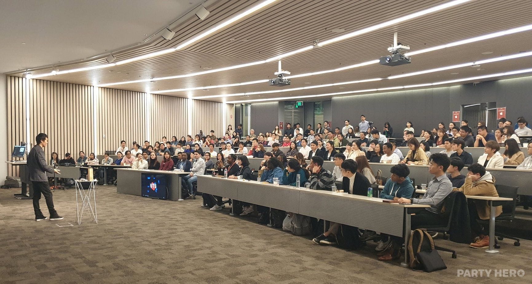 Mirko Zhou - magicians in Sydney