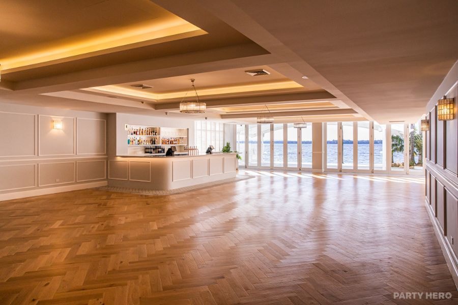 The Beachcomber Hotel & Resort - party venue on the Central Coast