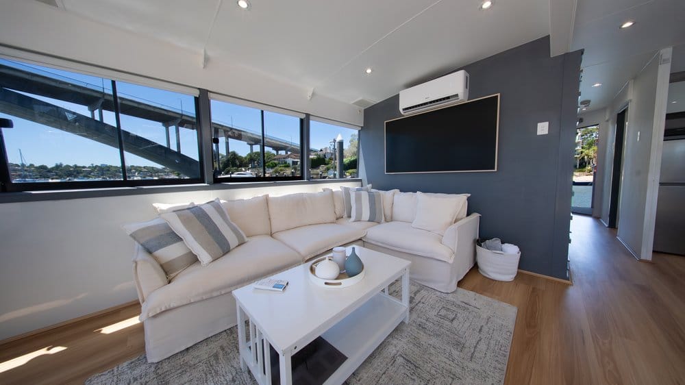 Deckhouse - Sydney Harbour boat hire