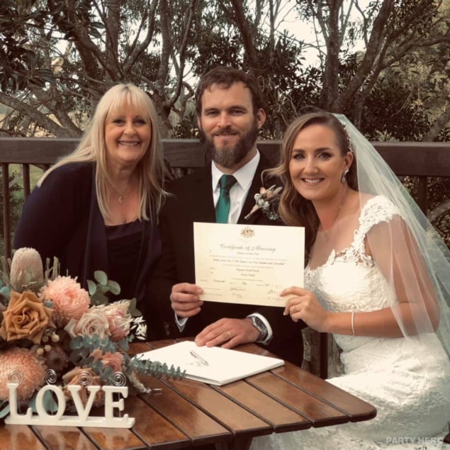 Redcliffe Marriage Celebrant Victoria White - wedding celebrant in Brisbane