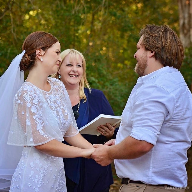 Redcliffe Marriage Celebrant Victoria White - wedding celebrant in Brisbane