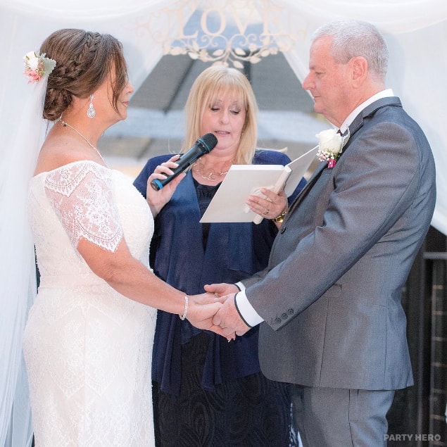 Redcliffe Marriage Celebrant Victoria White - wedding celebrant in Brisbane