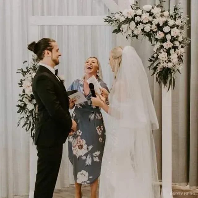 Ebony Carver Celebrant - wedding celebrant on the Mornington Peninsula