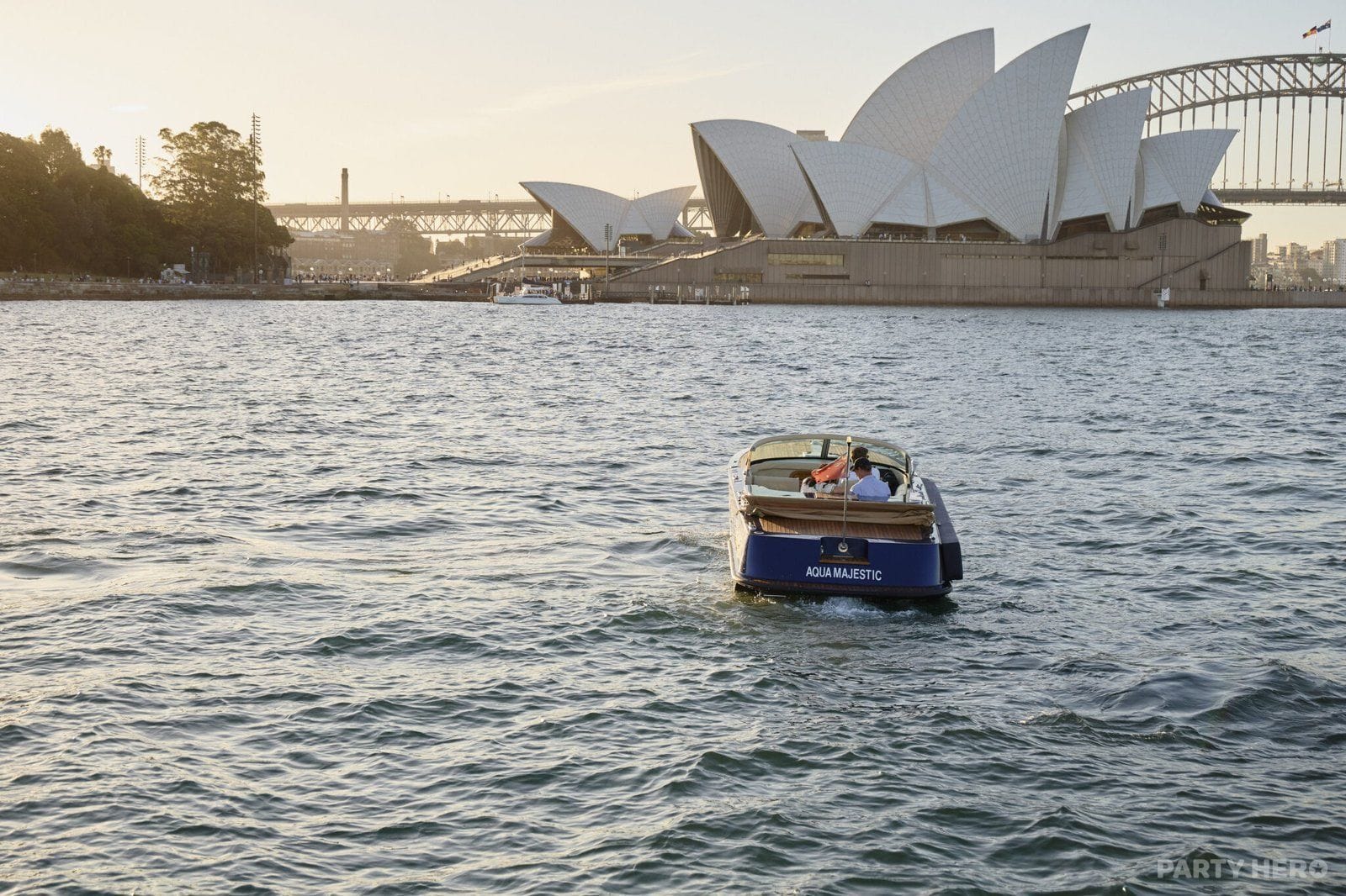 Sydney Luxury Cruise - boat party planners in Sydney