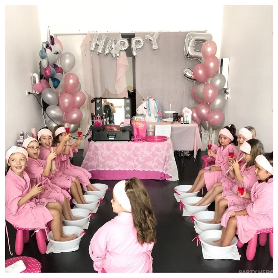A Touch of Glitz & Glam activity in Sydney - group bookings