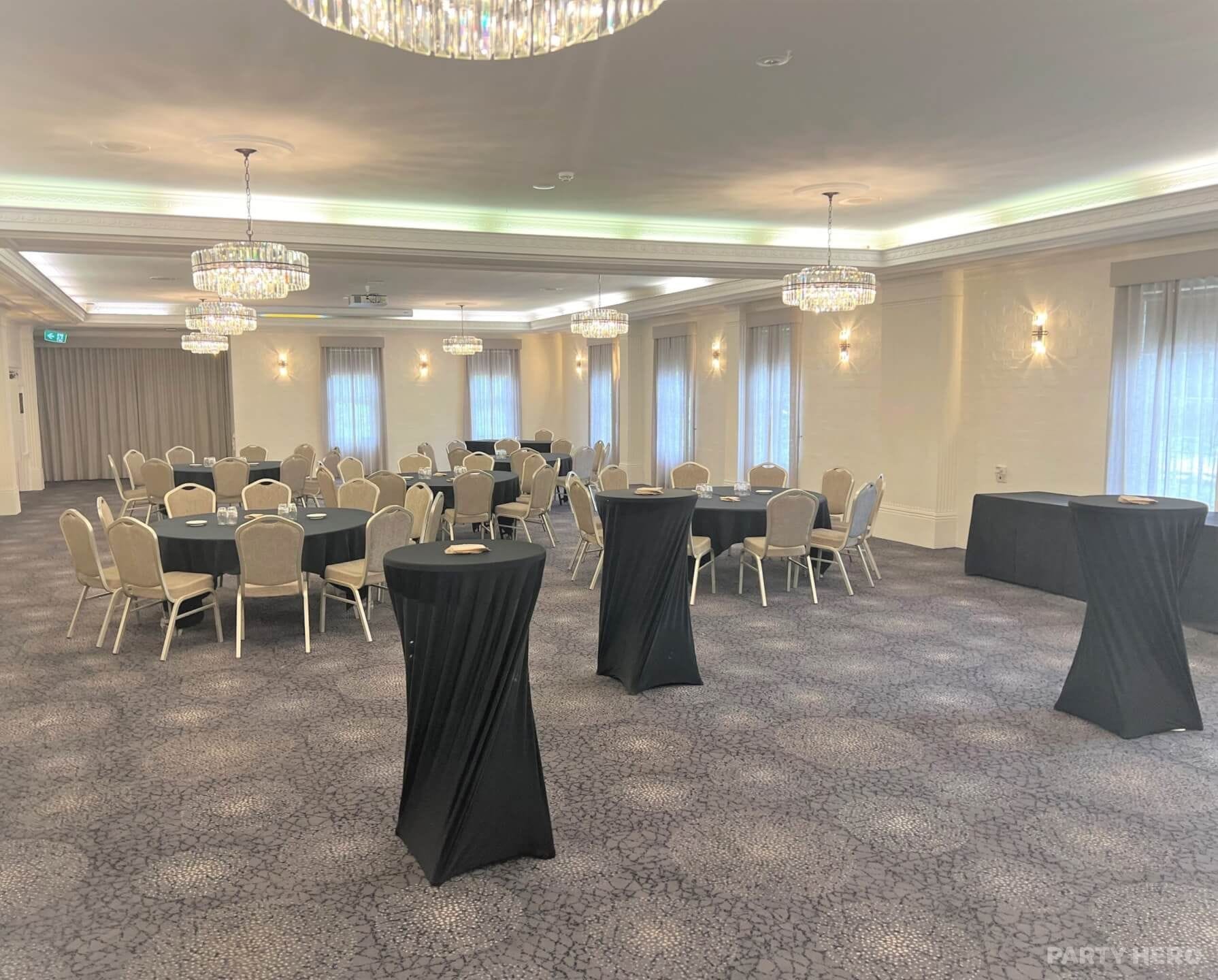 Crowne Plaza Hawkesbury Valley - party venue in Sydney