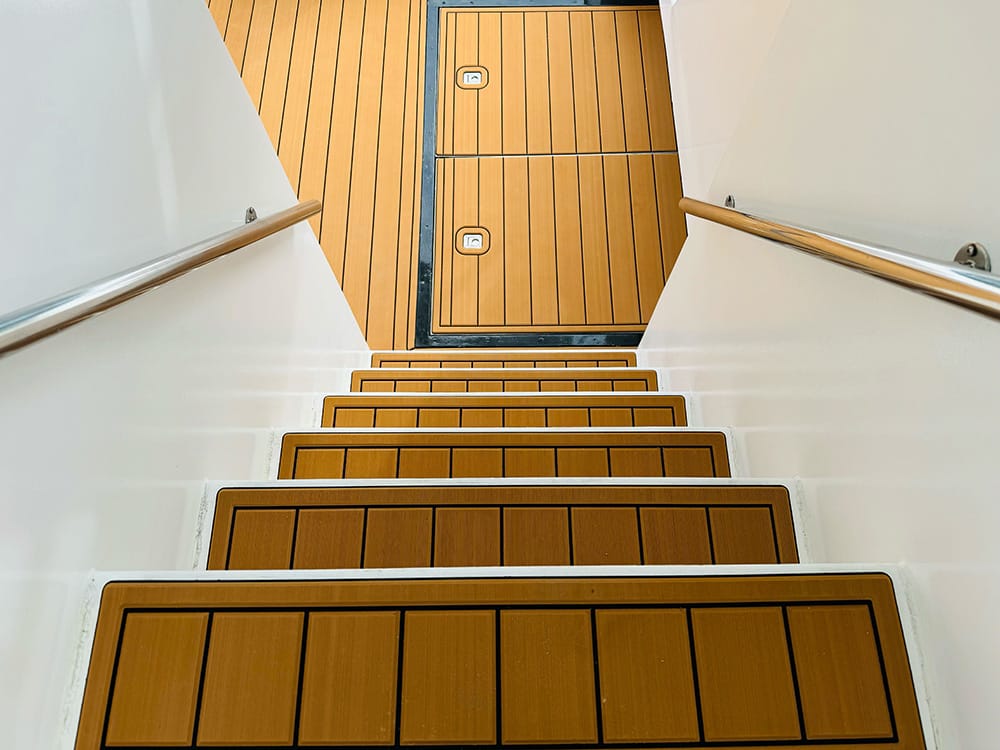 Kondor - Sydney Harbour boat hire