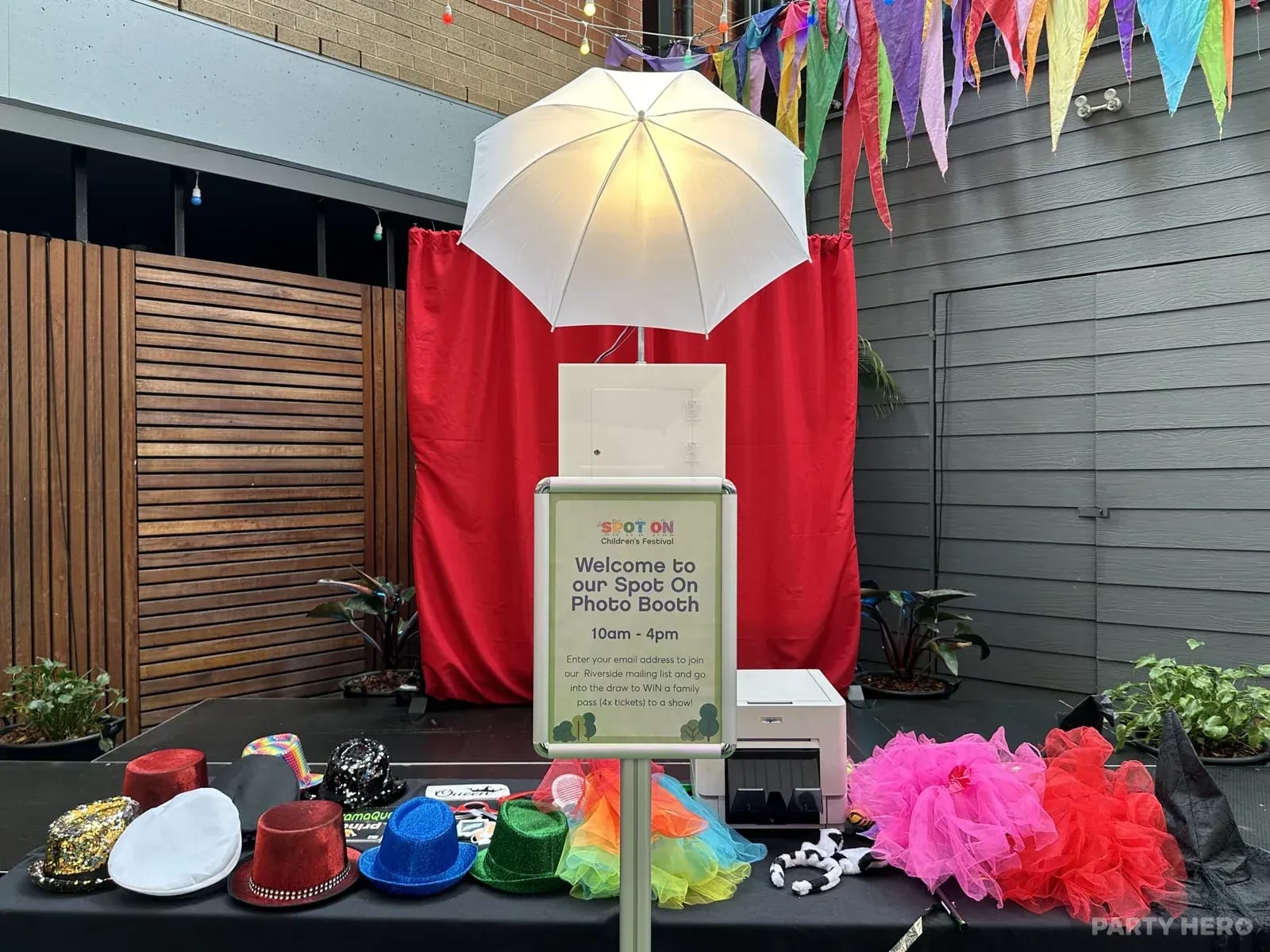 iCanvas Booth activity in Sydney - group bookings