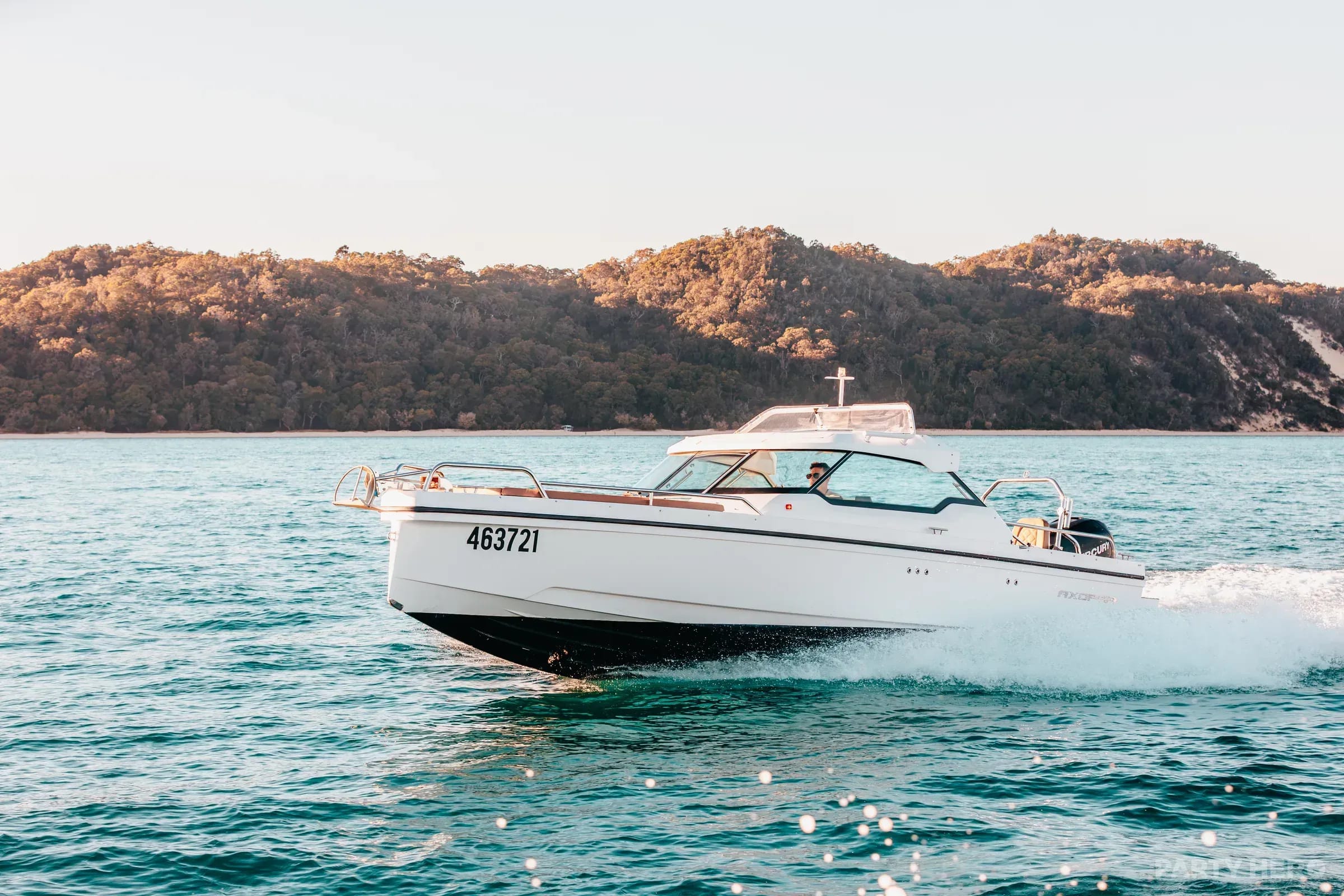 Sea La Vie Escapes - private boat charter in Brisbane