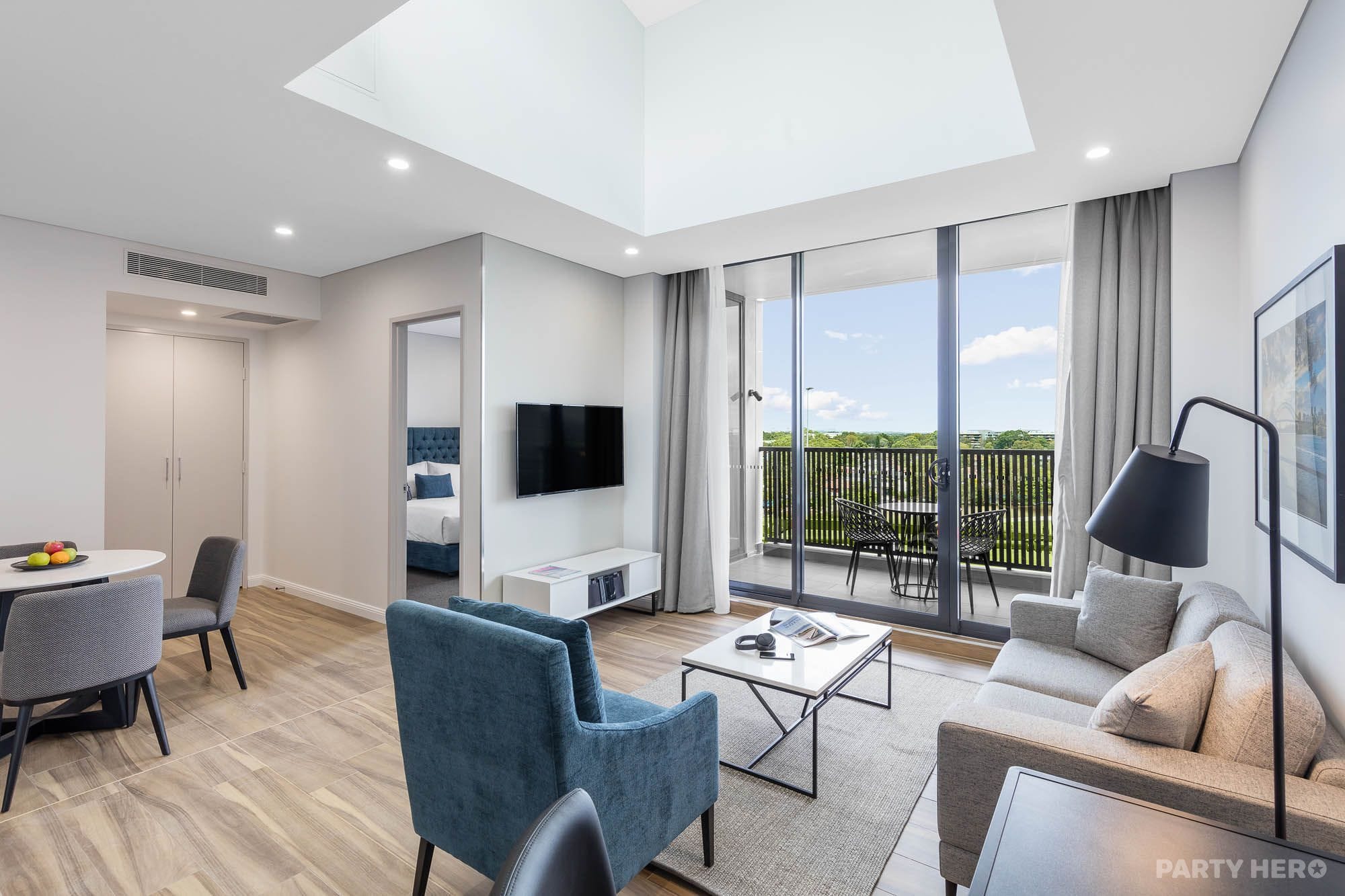 Meriton Suites Sydney Airport - serviced apartments in Sydney