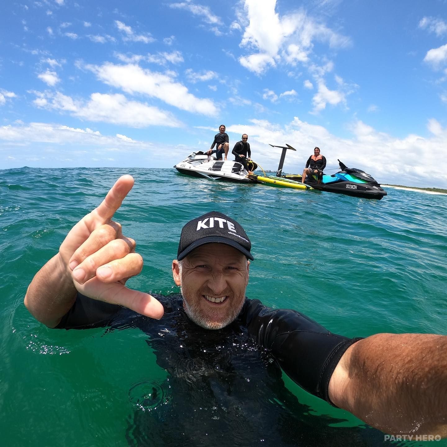 Earth Kitesurfing - water sports in Byron Bay