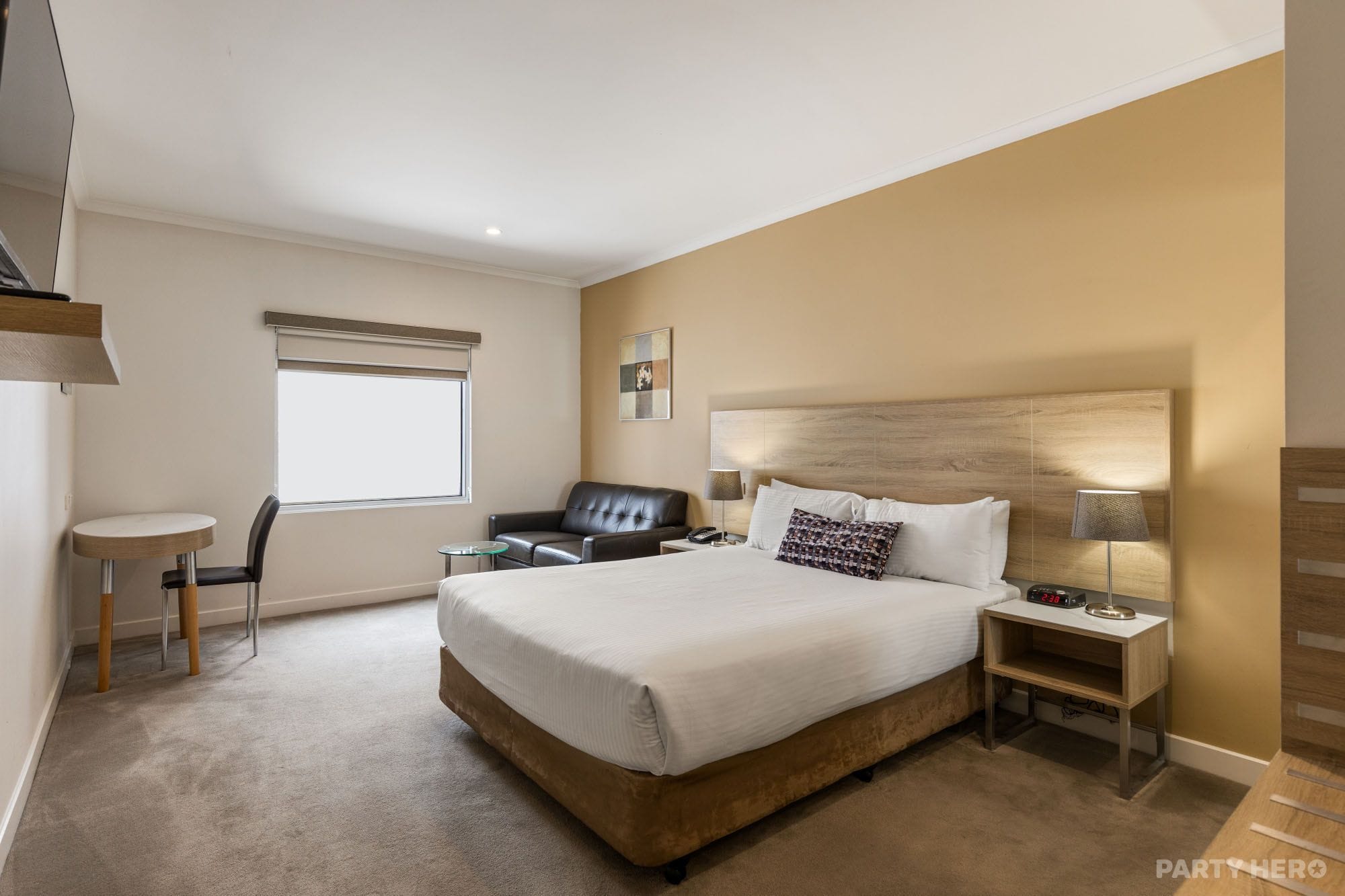 Atlantis Hotel - hotel in Melbourne CBD
