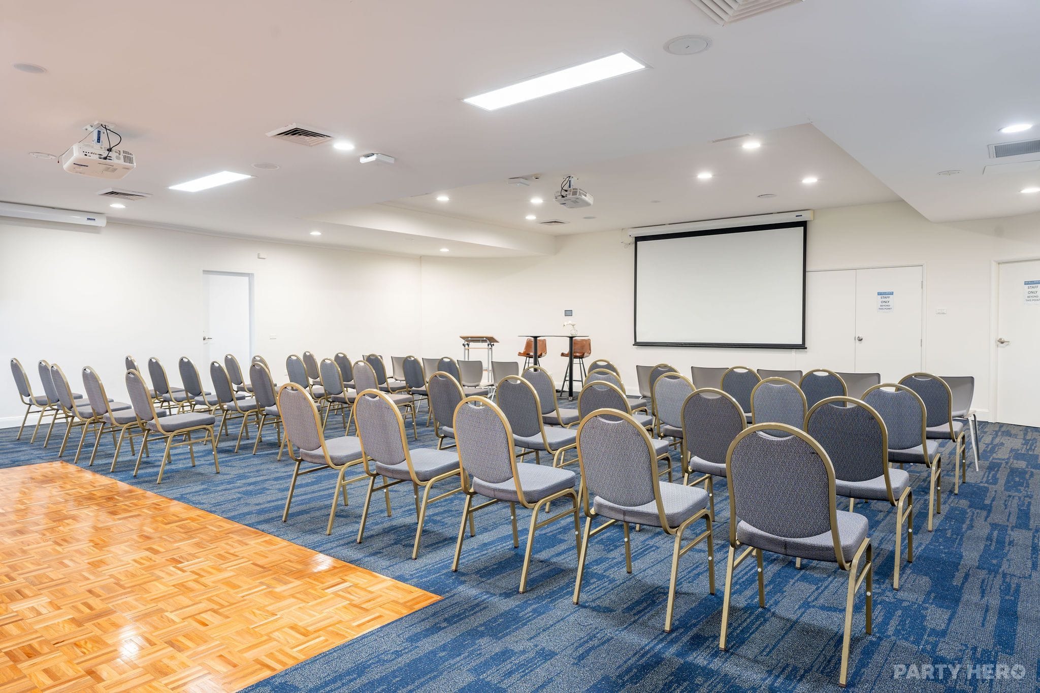 Waratah Room at Comfort Resort Leura Gardens - party venue in the Blue Mountains