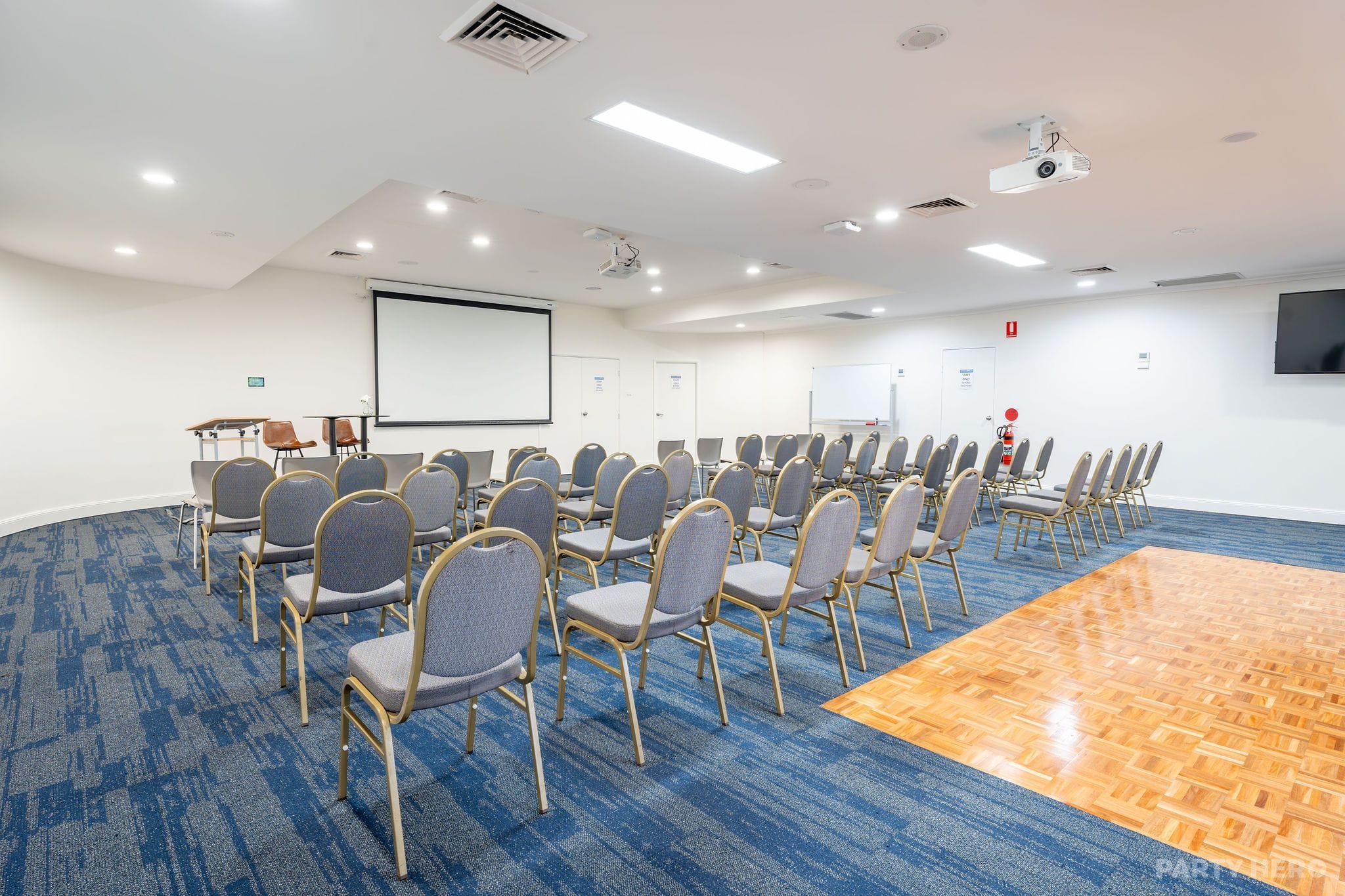 Waratah Room at Comfort Resort Leura Gardens - party venue in the Blue Mountains