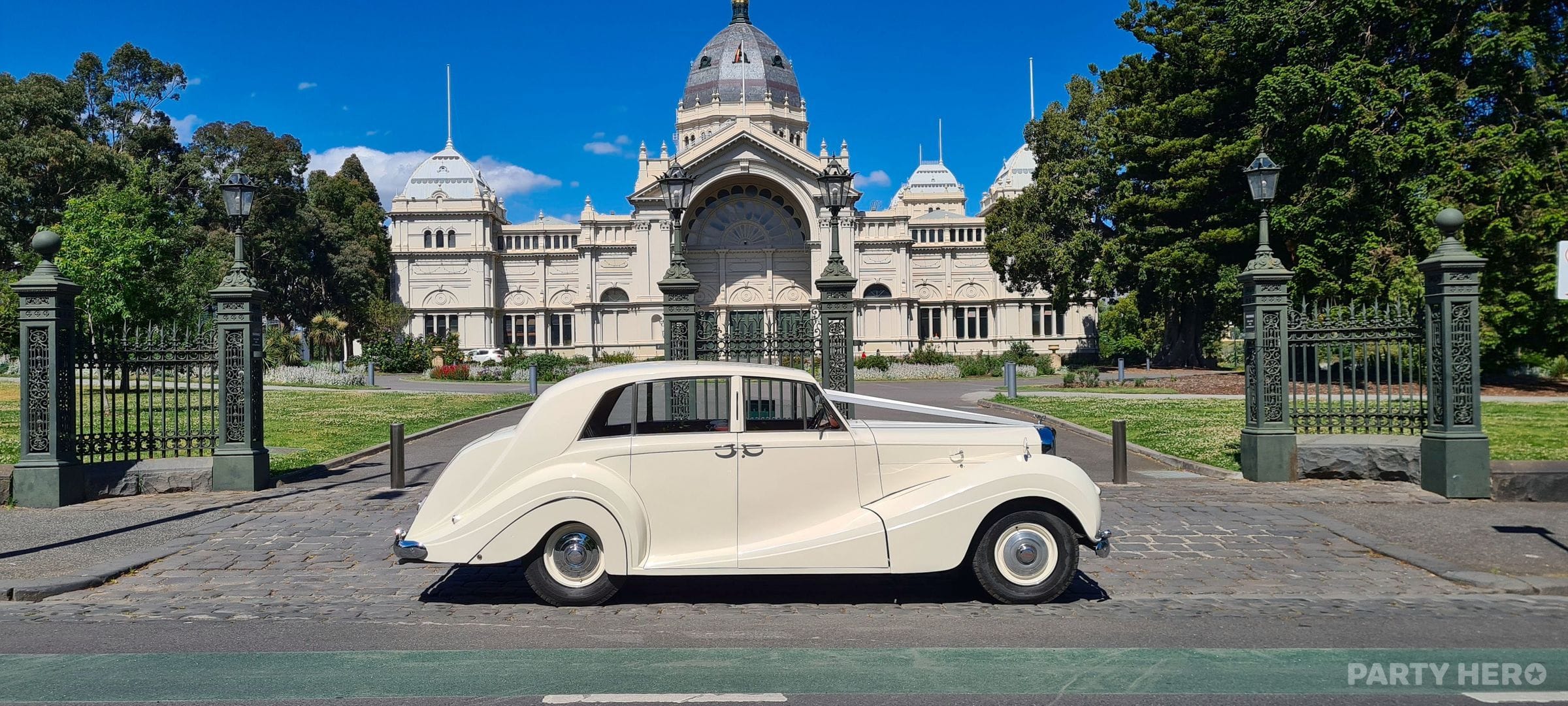 RR Classic Car Hire - wedding car hire in Melbourne