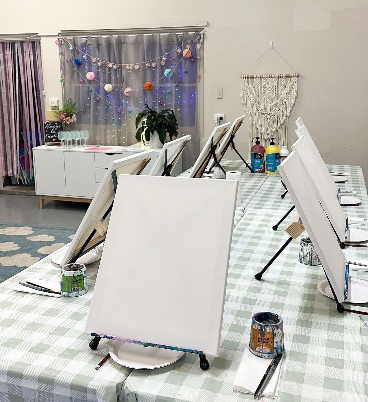 Little Pegg Studio - paint and sip in Port Stephens