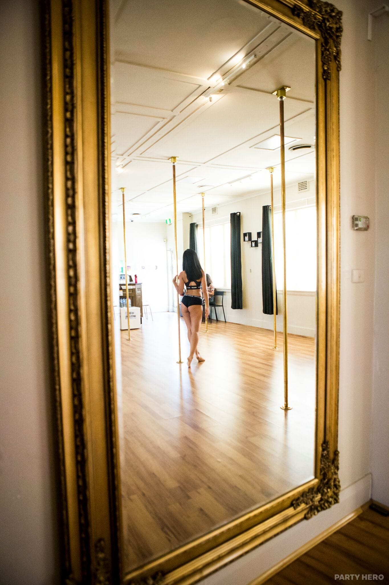Studio Exclusive Pole Dancing dance classes in Sydney - group bookings