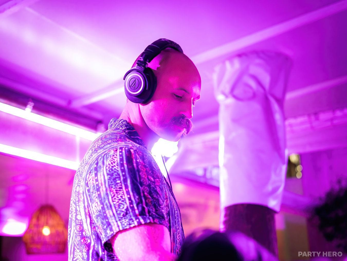 Andreas Zimmerman activity in Sydney - group bookings