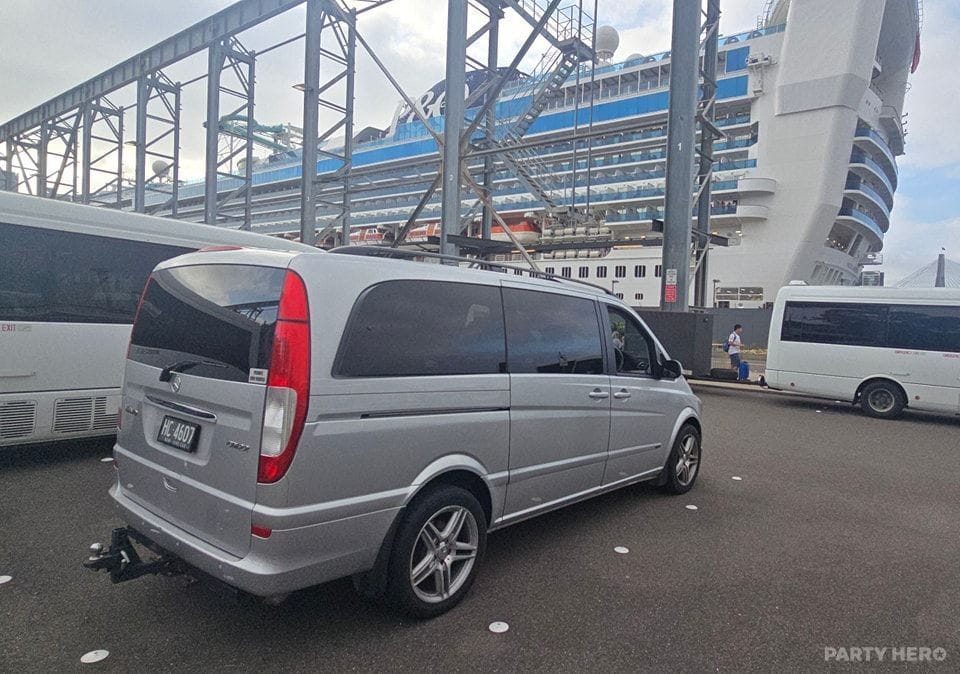Let Us Take You Private Transfers - limousine hire on the Central Coast
