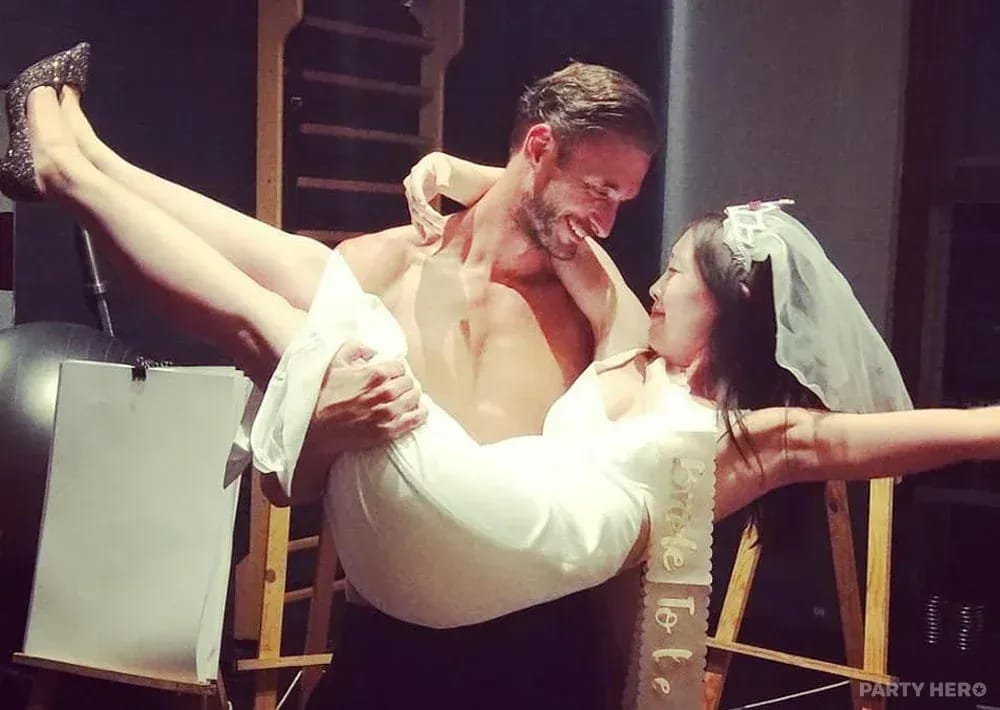 The Artful Hen life drawing in Sydney - group bookings