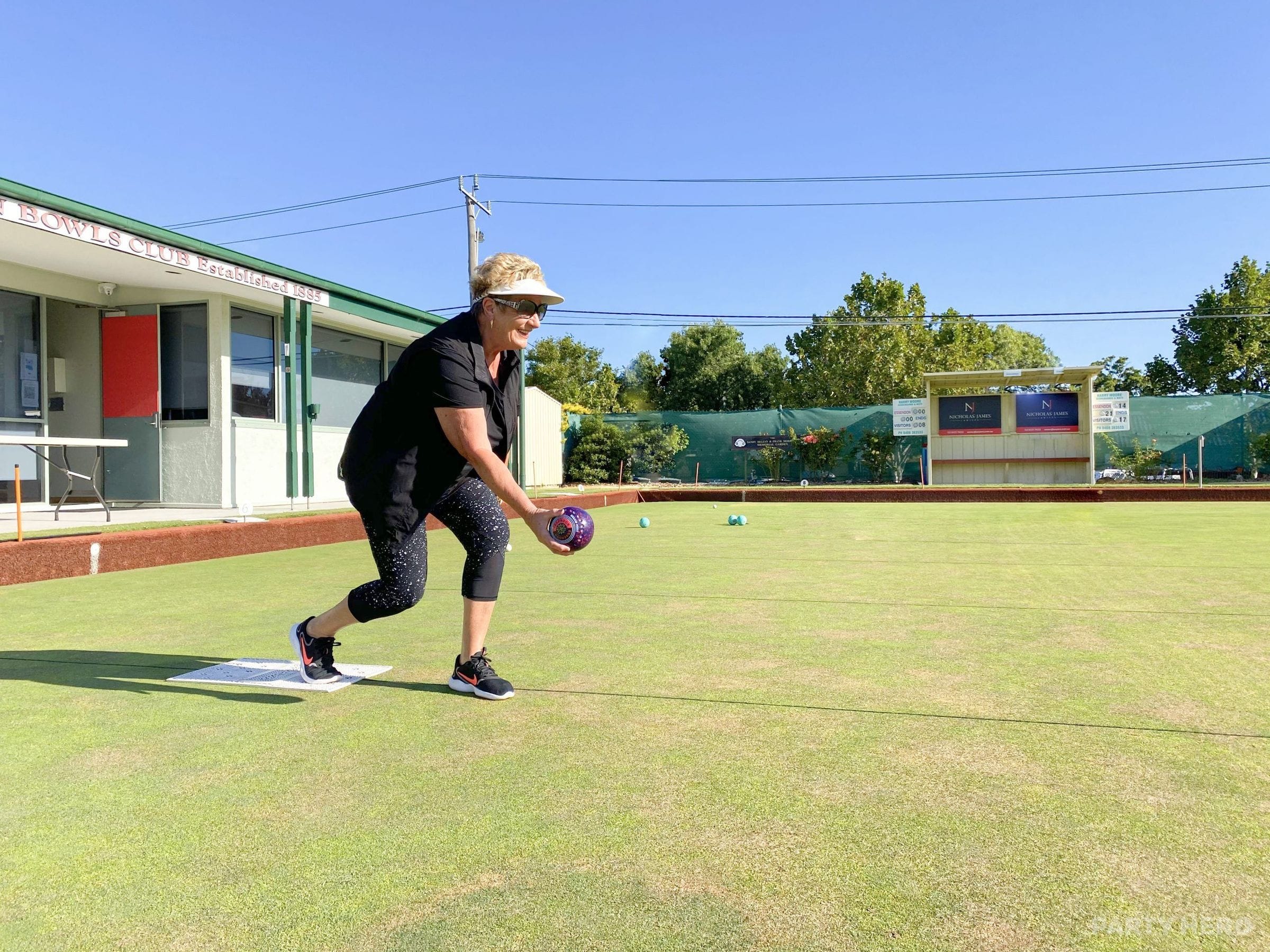 Essendon Bowls Club - barefoot bowls in Melbourne