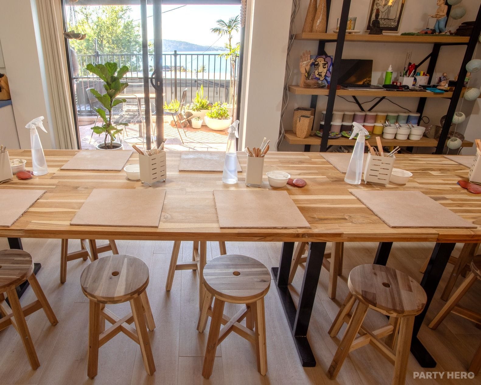 Lake House Clay and Art Studio - paint and sip in Newcastle