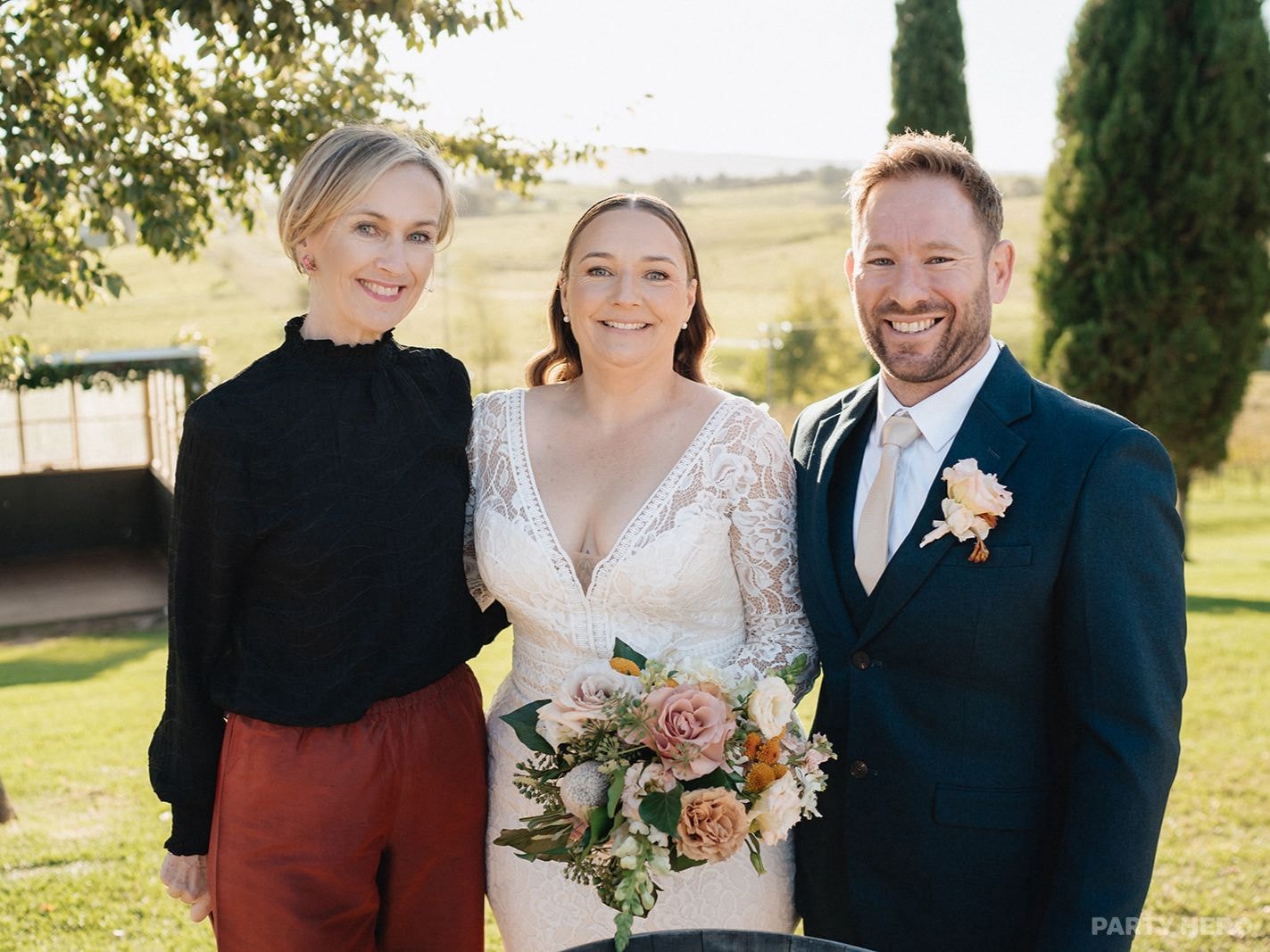 Bee Together Celebrant - wedding celebrant in Wollongong