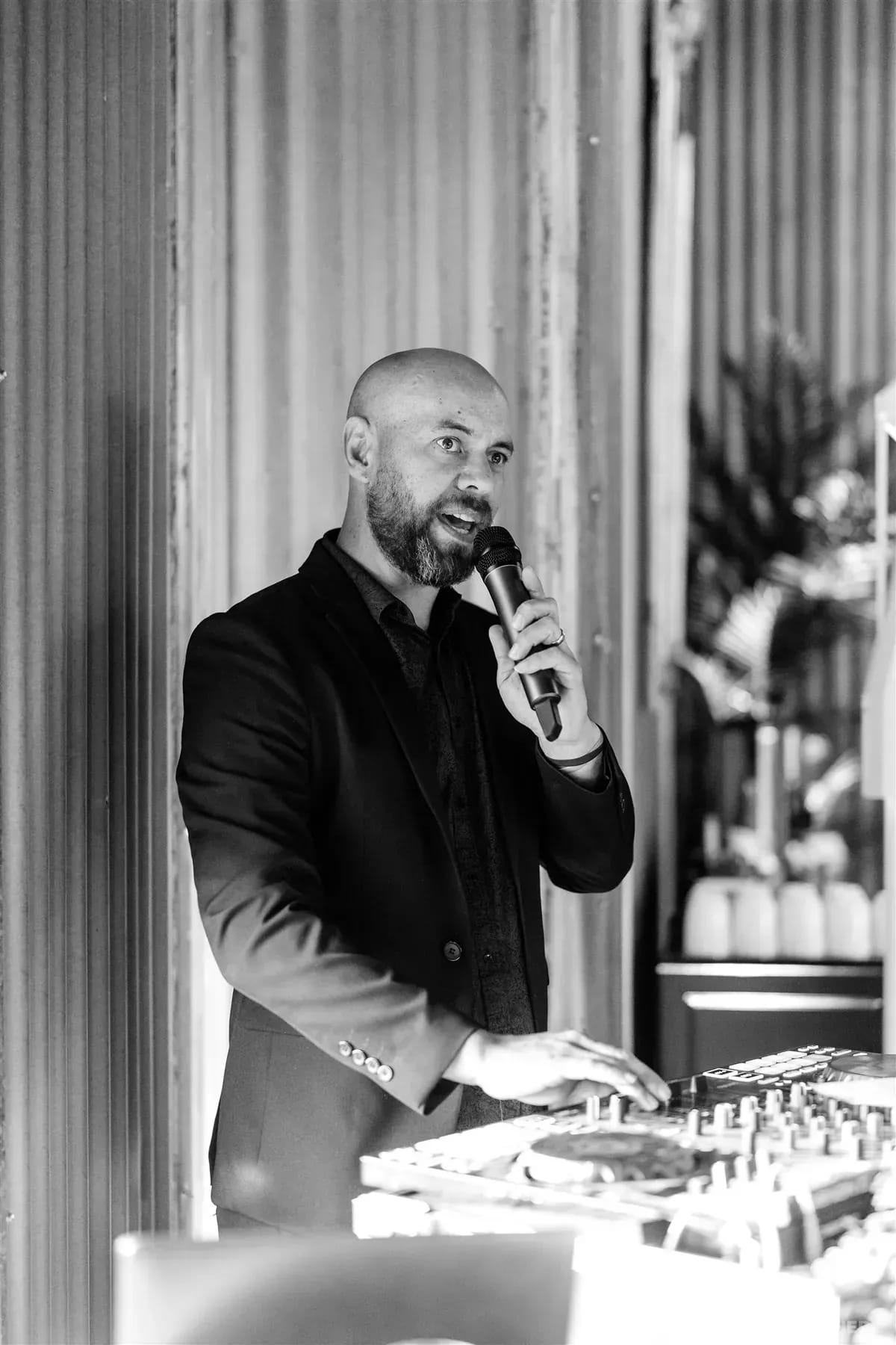 Ultimate DJs - dj hire in the Southern Highlands