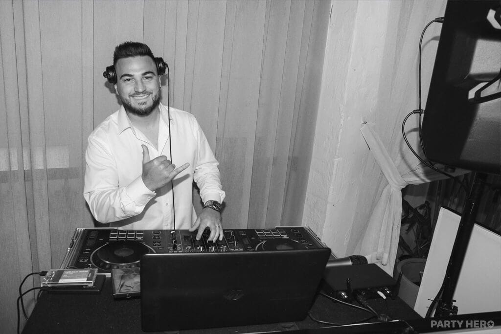 Vibe Entertainment Company - dj hire on the Mornington Peninsula