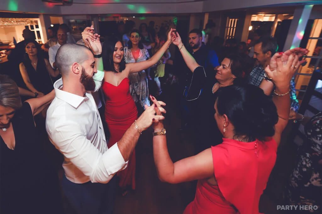 Vibe Entertainment Company - dj hire on the Mornington Peninsula