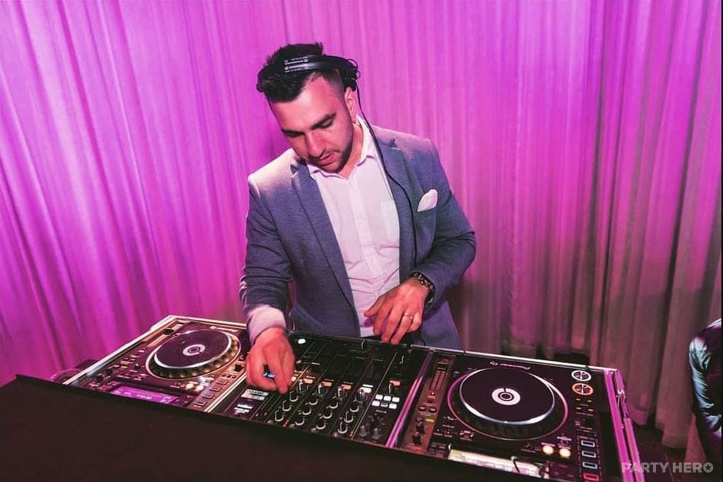 Vibe Entertainment Company - dj hire on the Mornington Peninsula