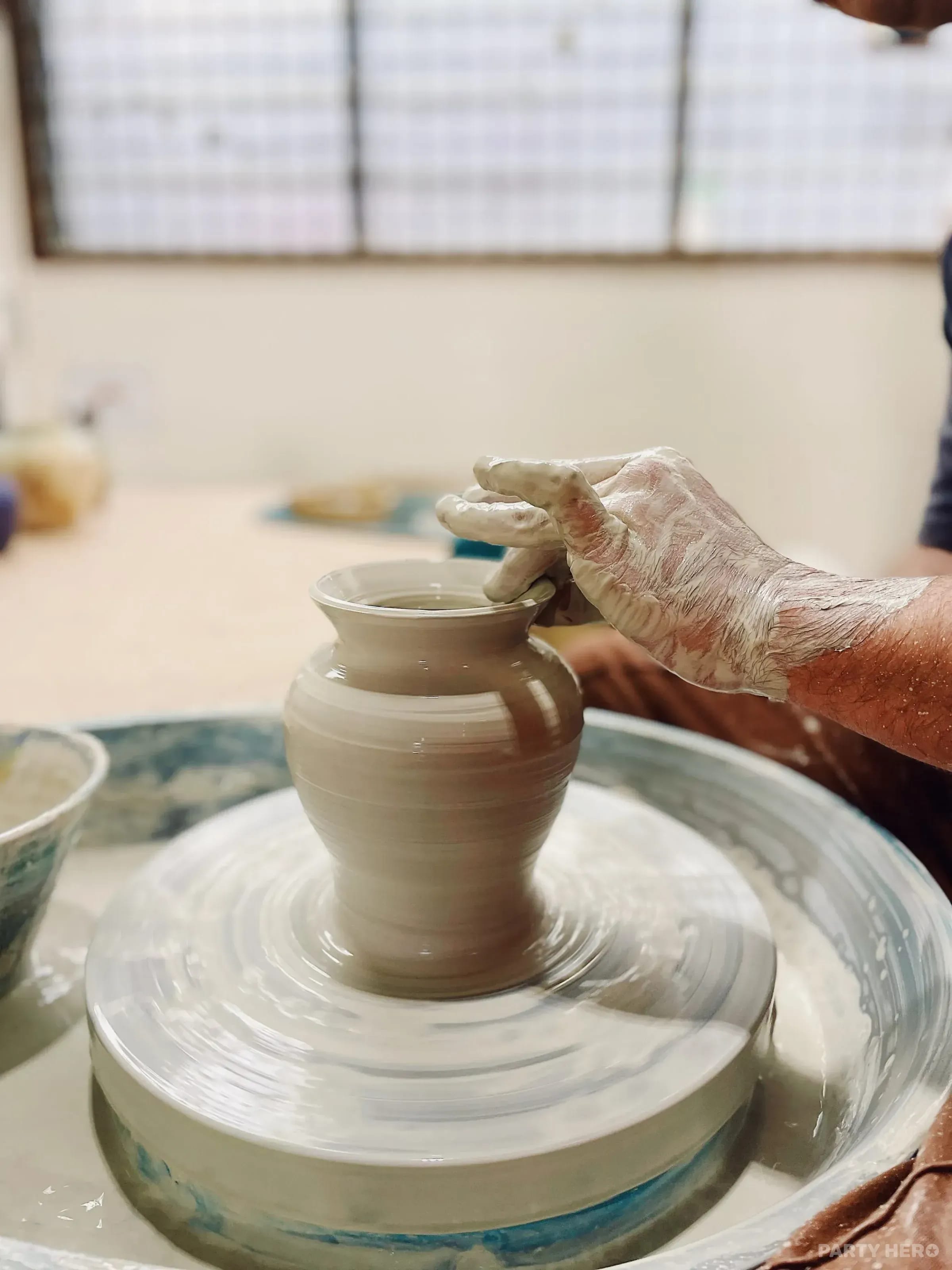 Mas & Miek Ceramic House - paint and sip in Brisbane