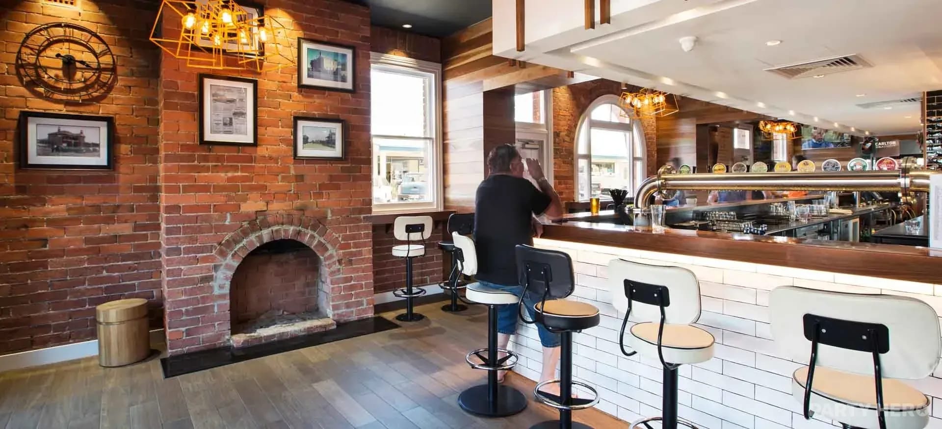 Somerville Hotel - party venue on the Mornington Peninsula